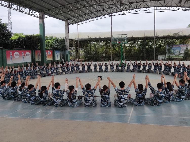 60d1db37dbf3594c2a38de8be8a98bac.jpg